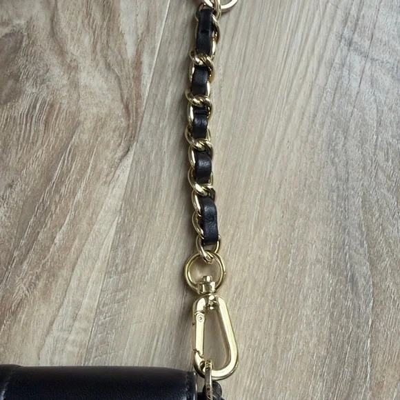 Tory Burch Black Quilted Leather Shoulder Bag with Gold Chain - Picture 4 of 5